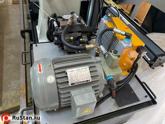 Гидравлический ленточнопильный колонный станок Stalex SBS-650 фото №4 Гидравлический ленточнопильный колонный станок Stalex SBS-650 фото №4