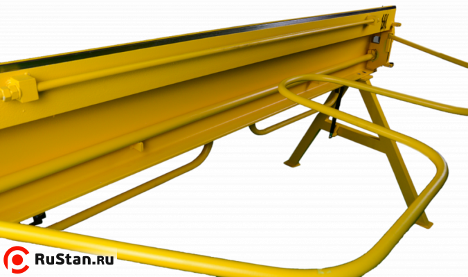Для работы с листами большого размера станок LBM имеет стол задней поддержки с ручными ограничителями глубины подачи листа фото №15 Для работы с листами большого размера станок LBM имеет стол задней поддержки с ручными ограничителями глубины подачи листа фото №15