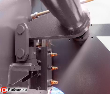 Гидравлический листогибочный пресс METAL MASTER HPJ 32100 Sensor фото №15 Гидравлический листогибочный пресс METAL MASTER HPJ 32100 Sensor фото №15