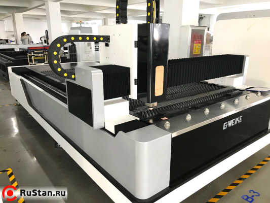 Вид сбоку Лазерный станок для резки металла LF3015LN (Raycus 1кВт) фото №5 Вид сбоку Лазерный станок для резки металла LF3015LN (Raycus 1кВт) фото №5