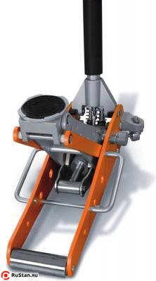 Резиновая подкладка предохраняет автомобиль от повреждений фото №4 Резиновая подкладка фото №4