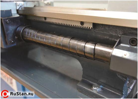 Телескопическая защита ходового винта от стружки эффективно защищает ходовой винт от износа. фото №11 Metal Master MML 2140V фото №11